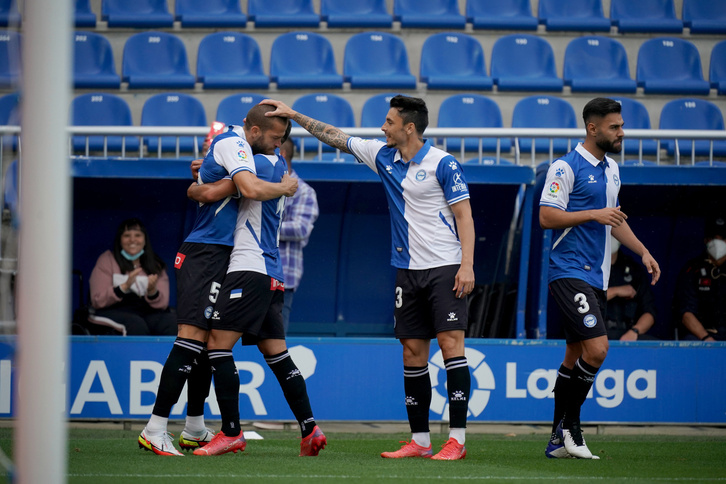 El gol de Laguardia ha hecho que los tres primeros puntos se queden en casa. (Endika PORTILLO/FOKU)
