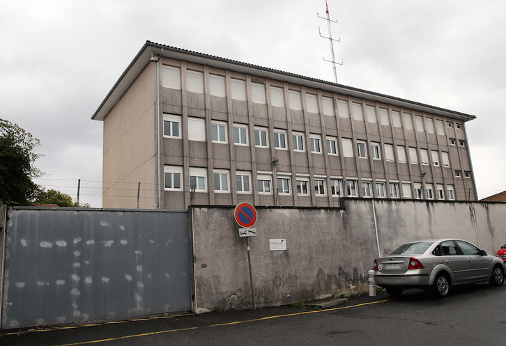Centro de Retención Administrativa (CRA) de Hendaia, situado en las inmediaciones de la muga de Irun-Santiago. (Bob EDME)