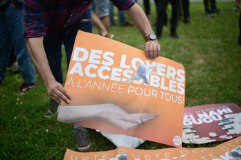 Euskal Herrian bizitzeko eskubidea sarri aldarrikatu dute azken hilabetetan, hala nola Ezpeletan. (Patxi BELTZAIZ)