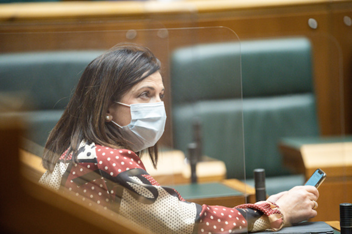 La consejera Beatriz Artolazabal, en el Parlamento de Gasteiz. (Endika PORTILLO-FOKU).