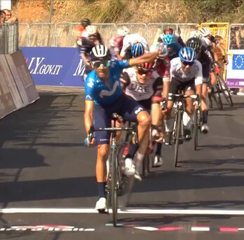 Alejandro Valverde celebra su tercera victoria de la temporada en Caronia. (MOVISTAR TEAM)