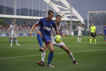 Amorebietak bigarren astez jarraian hartuko du Lezaman «oilar» baten bisita. (Aritz Loiola/Foku)