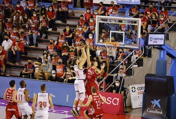 Los errores propios y la intensidad del Manresa han dejado a Saski Baskonia sin premio. (J. ALBERCH / ACB PHOTO)