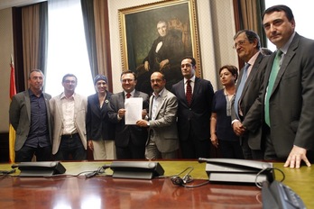 La oposición, en 2015, en la firma del recurso contra la prisión permanente revisable. (Eduardo PARRA/EUROPA PRESS)