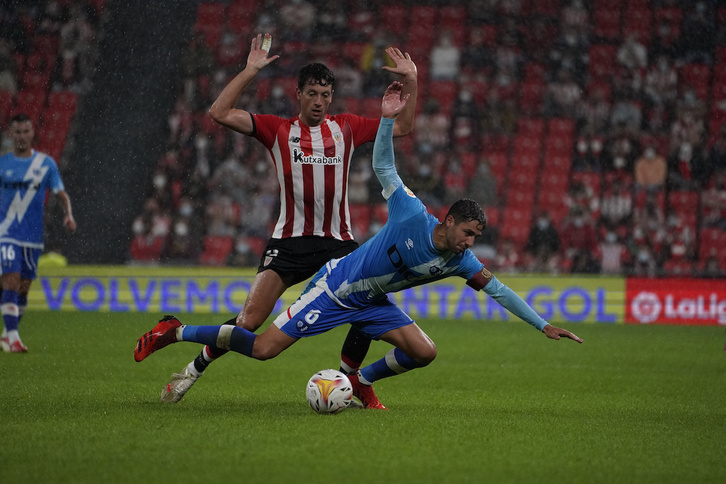 Mikel Vesga en el partido ante el Rayo. (Aritz LOIOLA / FOKU)