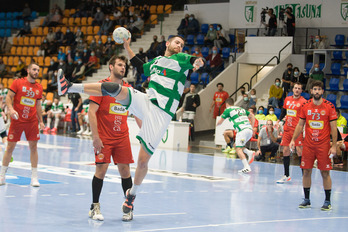 Helvetia Anaitasuna sigue en racha y esta vez ha vencido al Huesca. (ASOBAL)