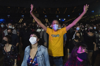 El público de pie en el primer ciclo de Bilbao BBK Live Udazkena. (Monika DEL VALLE/FOKU)