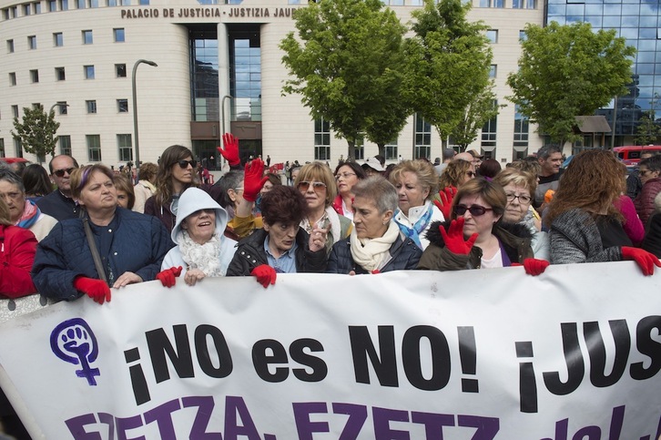 Imagen de archivo de una concentración en Iruñea para denunciar la violación de ‘La Manada’. (Iñigo URIZ/FOKU) 