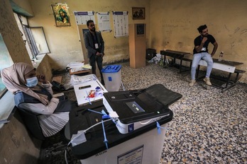 Colegio electoral esperando votantes en Bagdad, (AHMAD AL-RUBAYE-AFP) 