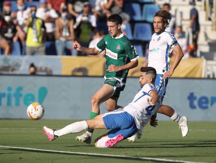 El Tenerife derrotó al Amorebieta para colocarse a un punto del ascenso directo. (CD Tenerife)