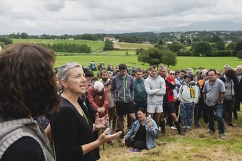 Ekainaz geroztik Arbonan laborariek aurrera eraman duten okupazioaren 120. eguna markatzeko balio izanen du Lurrama azoka bereziak. (Guillaume FAUVEAU)