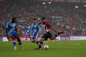 Villalibre se lesionó en la derrota ante el Rayo. (Aritz LOIOLA / FOKU)