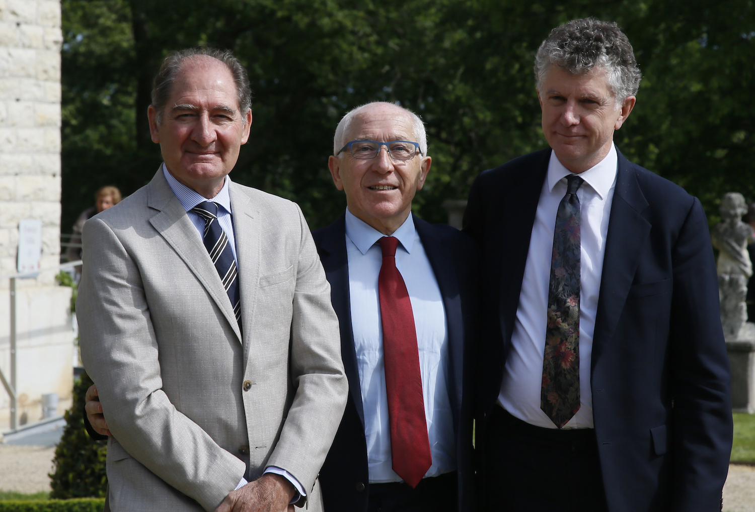 Powell, junto a Currin y el lehendakari Etchegaray, en Arnaga, en 2018, un d&iacute;a despu&eacute;s del comunicado final de ETA. (Bon EDME)
