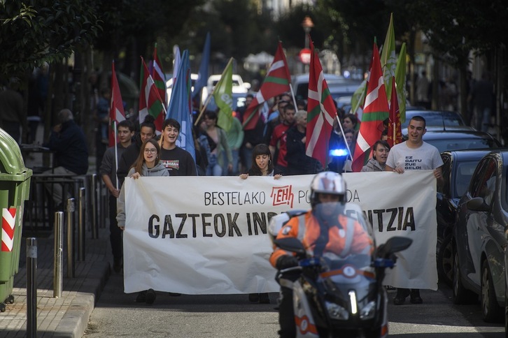Ernaiko gazteak, urriaren 12an Donostian manifestazioan. (Jon URBE/FOKU)