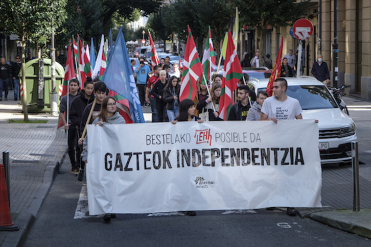 Manifestación por la independencia que precedió a las identificaciones policiales. (Jon URBE/FOKU)
