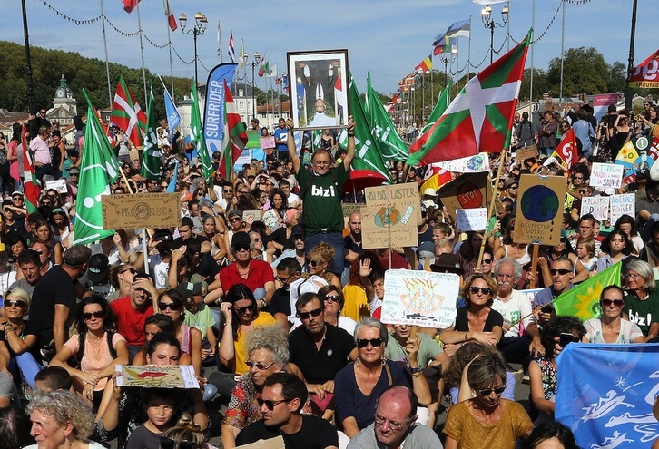 2019ko irailaren 21ean Baionan antolaturiko klimaren aldeko mobilizazioa. (Guillaume FAUVEAU)