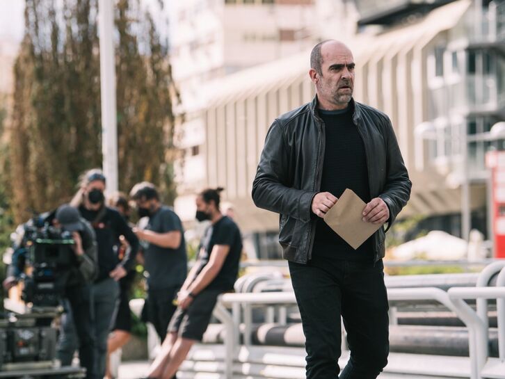 Luis Tosar durante el rodaje de «Código Emperador». ( Vaca Films)