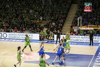 Araski eta Cadi La Seuren arteko partidak, irudietako 2018ko Kopakoa esaterako, oso gogorrak izan ohi dira. (Endika PORTILLO / FOKU)