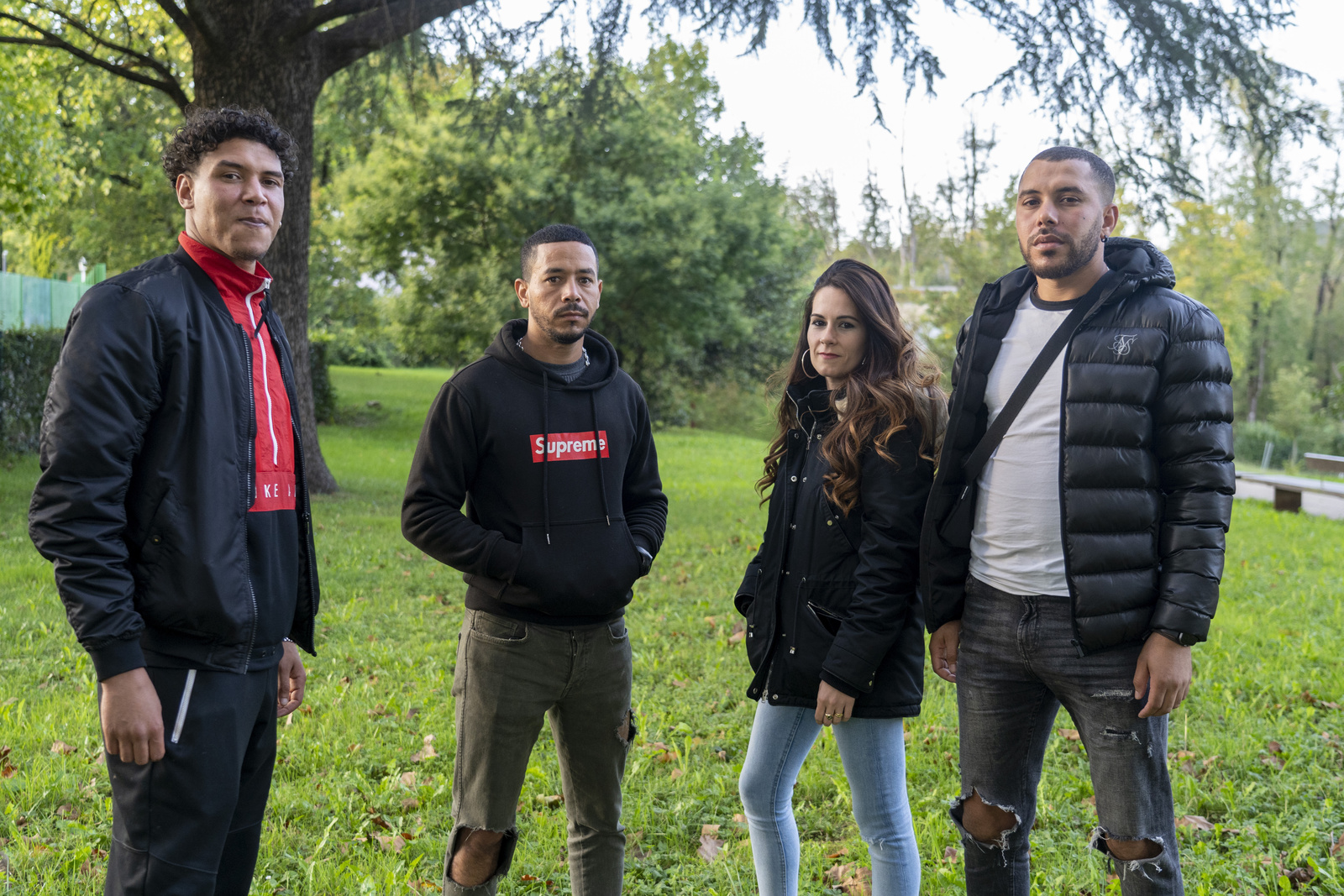 Mohamed, Zakaria, Guarnidos y Youssef posan ante la cámara. (Gorka RUBIO/FOKU)