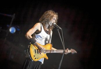 Erupción del volcán Soufrière, en la isla caribeña de San Vicente. (Kingsley ROBERTS/AFP)