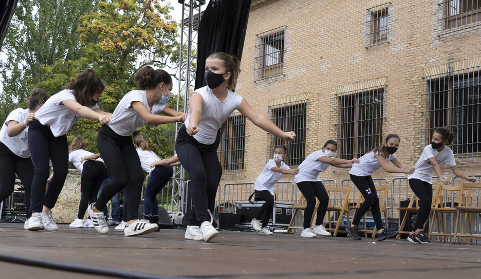 Hainbat haur ilaran, larunbatean. (Raul BOGAJO/FOKU) Hainbat haur ilaran, larunbatean. (Raul BOGAJO/FOKU)