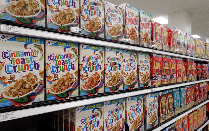 La marca de cereales Cinnamon Toast Crunch redujo su tamaño recientemente. (Olivier DOULIERY/AFP)