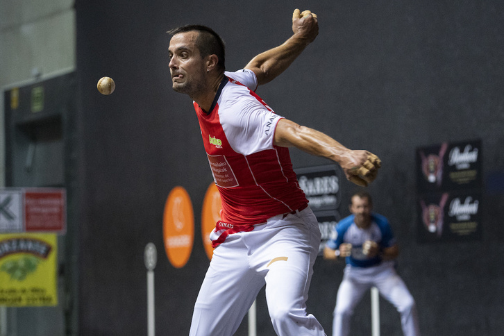 Bengoetxeak partida serio bat burutu du Bizkaia pilotalekuan. (Monika DEL VALLE / FOKU)