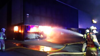 Incendio en el polígono de Langraiz Oka. (@BomberosAraba)