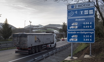 Peajes a camiones en Andoain. (Jon URBE/FOKU)