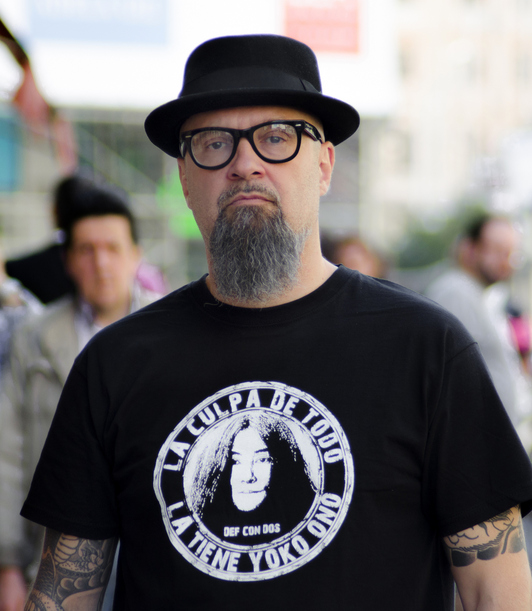 César Strawberry, escritor, compositor y vocalista de Def Con Dos. (Alejandro NAVARRO BUSTAMANTE)