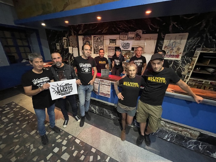 Hamalau urtez itxita dagoen Biona tabernan egin zuten aurkezpena. 