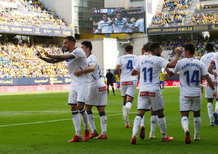 Joselu celebra el 0-1, que anotaba de penalti. (Paco MARTÍN/AGENCIA LOF)