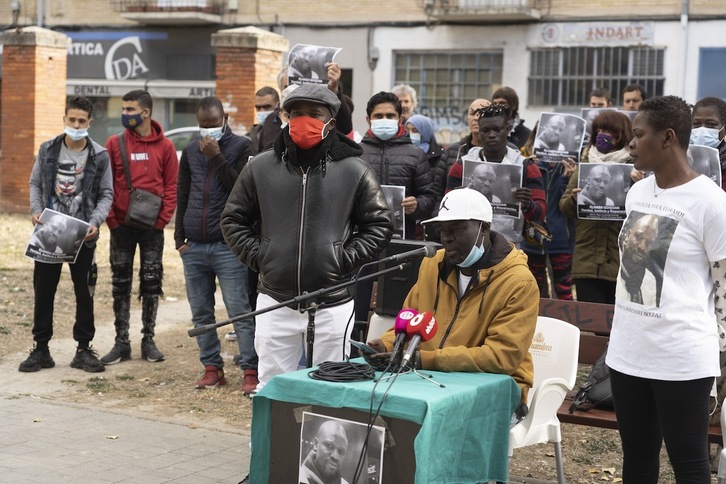 Comparecencia de Africa United y SOS Racismo Nafarroa para exigir una reparación para la familia directa de Elhadji Ndiaye. (Jagoba MANTEROLA)