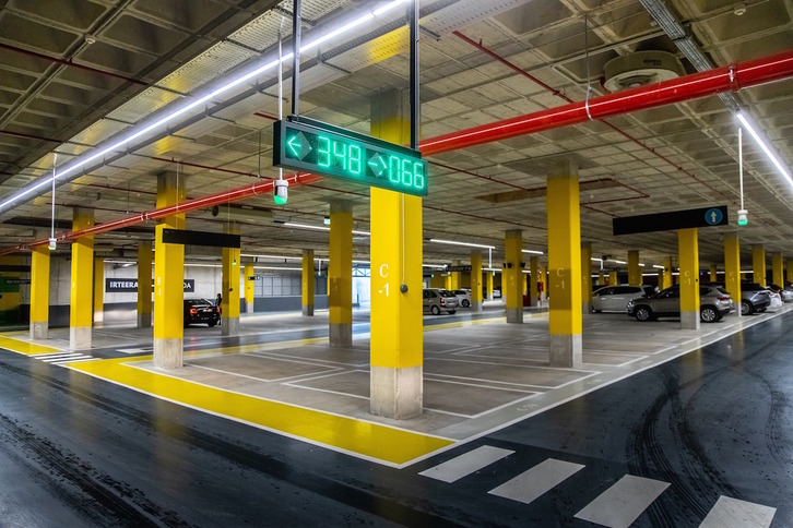 Aspecto del nuevo parking subterráneo construido en el centro comercial. (FACEBOOK GARBERA)