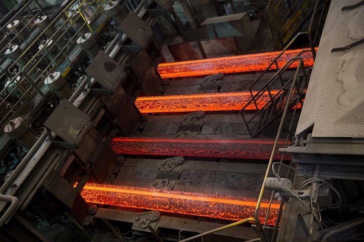 La industria metalúrgica es una de las más afectadas por los precios disparados de la electricidad. (Luis JAUREGIALTZO/FOKU)