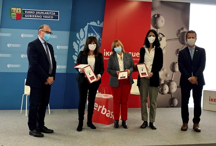 Miren Cajaraville, Malu Martinez-Chantar eta Paola Ferrario dira Ikerbasquek aukeratu dituen hiru emakume ikerlari sarituak. (IKERBASQUE)
