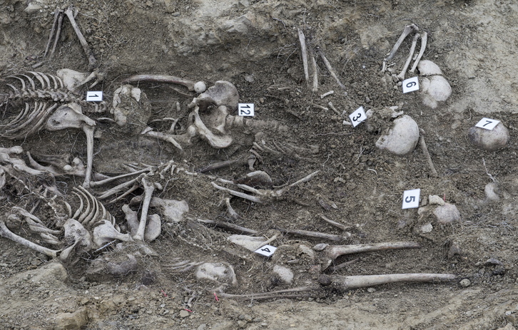 Exhumación de restos de víctimas del franquismo, en este caso en Olabe (Nafarroa). (Jagoba MANTEROLA | FOKU)
