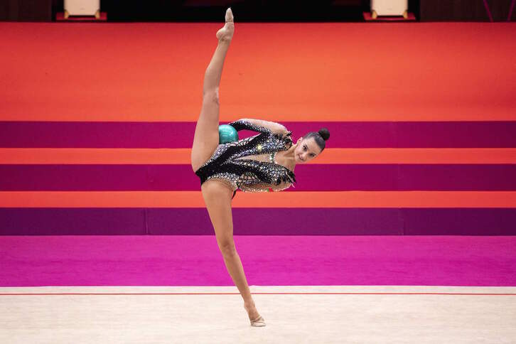 Alina Harnasko, durante el Mundial de gimnasia. (Charly TRIBALLEAU/AFP)
