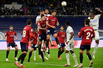 Osasuna fue un equipo solidario y una muralla infranqueable para el Real Madrid. (Javier SORIANO/AFP)