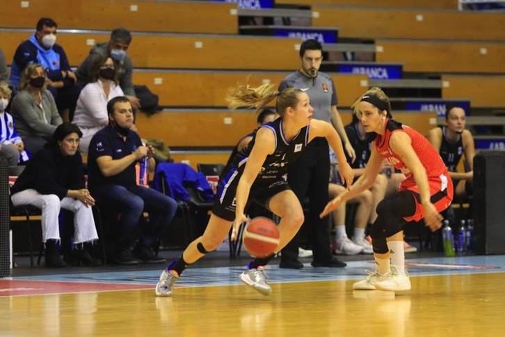Laura Cornelius ha sido la jugadora más destacada del triunfo de IDK Euskotren en Lugo. (ENSINO)