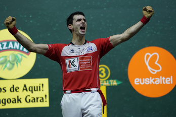 Jokin Altuna, garaipena amorruz ospatzen (Aritz LOIOLA / FOKU)