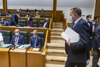 Carlos Iturgaiz en un pleno del parlamento de Gasteiz. (Jaizki FONTANEDA/FOKU)