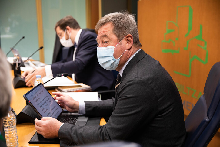 Bingen Zupiria, Consejero de Cultura y Política Linguística, durante su comparecencia en Lakua. (Irekia)