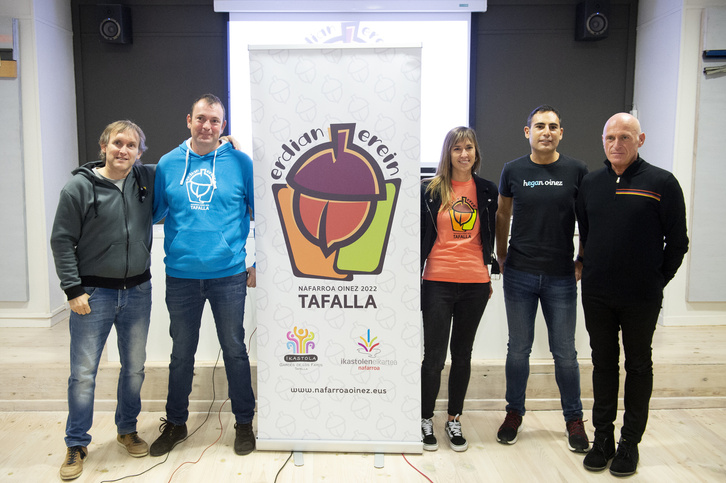 Lizarra eta Tafallako ikastoletako ordezkariak, gaurko agerraldian. (Iñigo URIZ / FOKU)