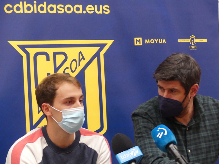 Kauldi Odriozola eta Gurutz Aginagalde, ostegun honetako agerraldian. (CD BIDASOA)