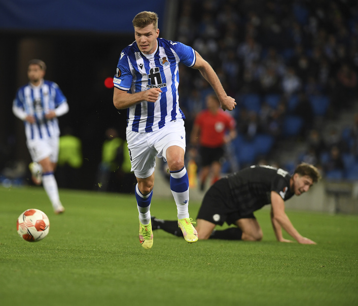 Sorloth ha jugado como único delantero de inicio y se ha estrenado como goleador en Anoeta. (Jon URBE/FOKU)