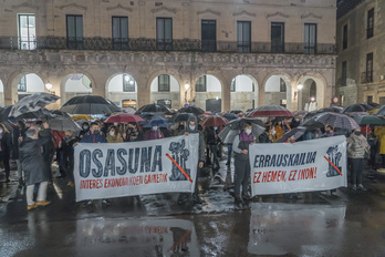 Bergarako plazan egin dute errauste plantaren aurkako kontzentrazioa. (Andoni CANELLADA/FOKU)