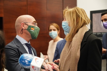 La presidenta de la delegación europea, Agnes Evren, junto al eurodiputado de Vox Jorge Buxadé, uno de sus miembros. (Iñaki Berasaluce | Europa Press) 