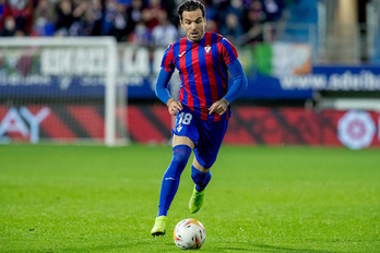 Toño regresará a la convocatoria tras cumplir sus dos partidos de sanción. (SD Eibar)