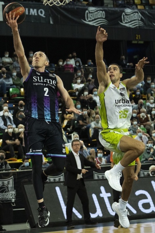 Hutsuneak hutsune, Bilbao Basketek Real Madrilen aurka aukerak izango dituela uste du Jonathan Rousselle kapitainak. (Monika DEL VALLE / FOKU)